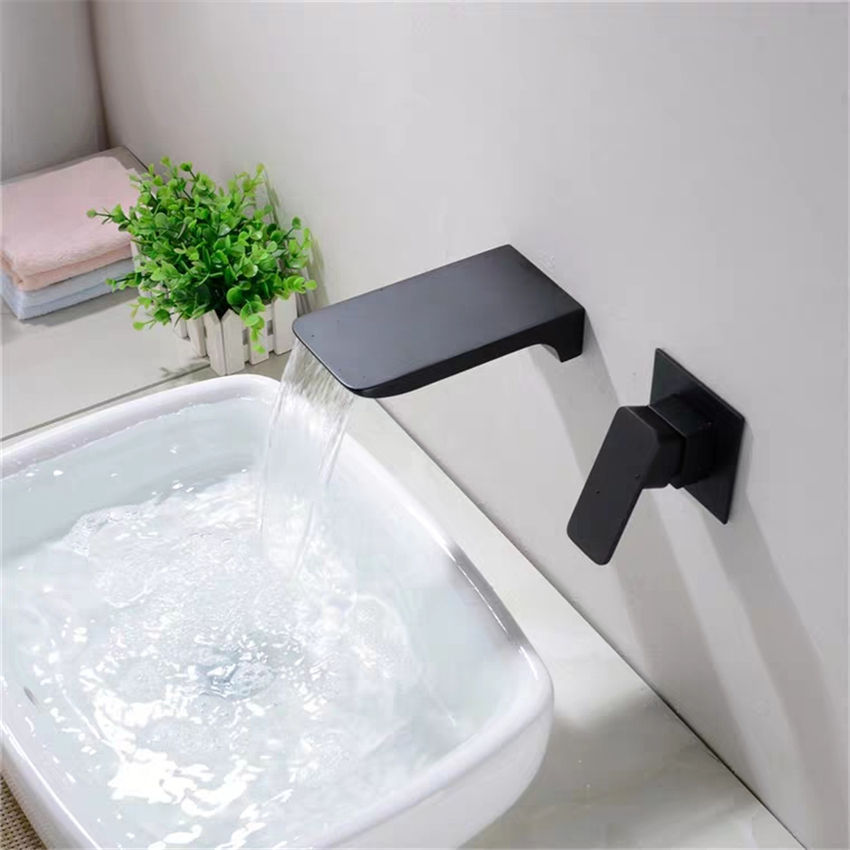 Wall Mounted Single Handle Bathtub Mixer Tap Feck Shower Faucet Brass Bathroom Waterfall