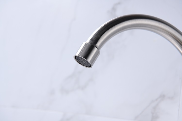 High quality hot and cold wall mounted kitchen single hole water sink faucet mixer tap torneira de cozinha de parede