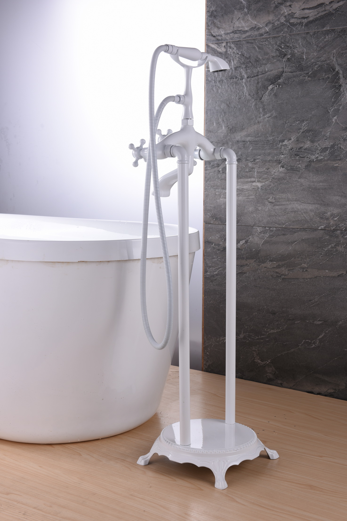 Manufacturer New Design Thermostatic Freestanding Bathtub Faucet