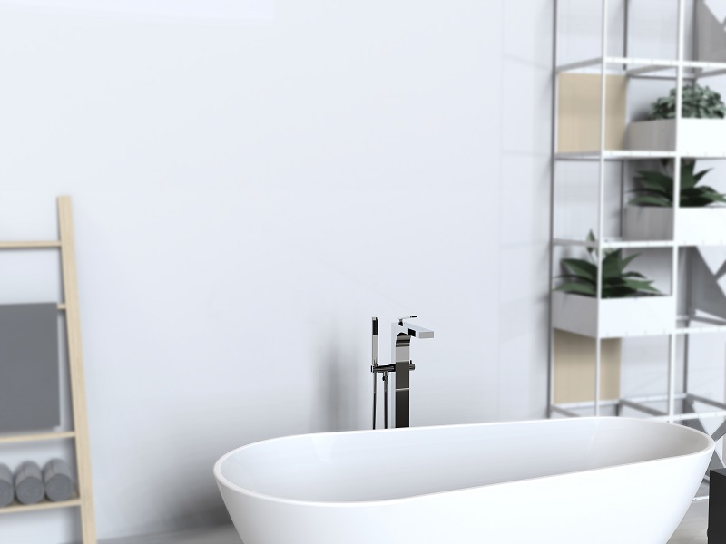 Chrome freestanding bathtub faucet