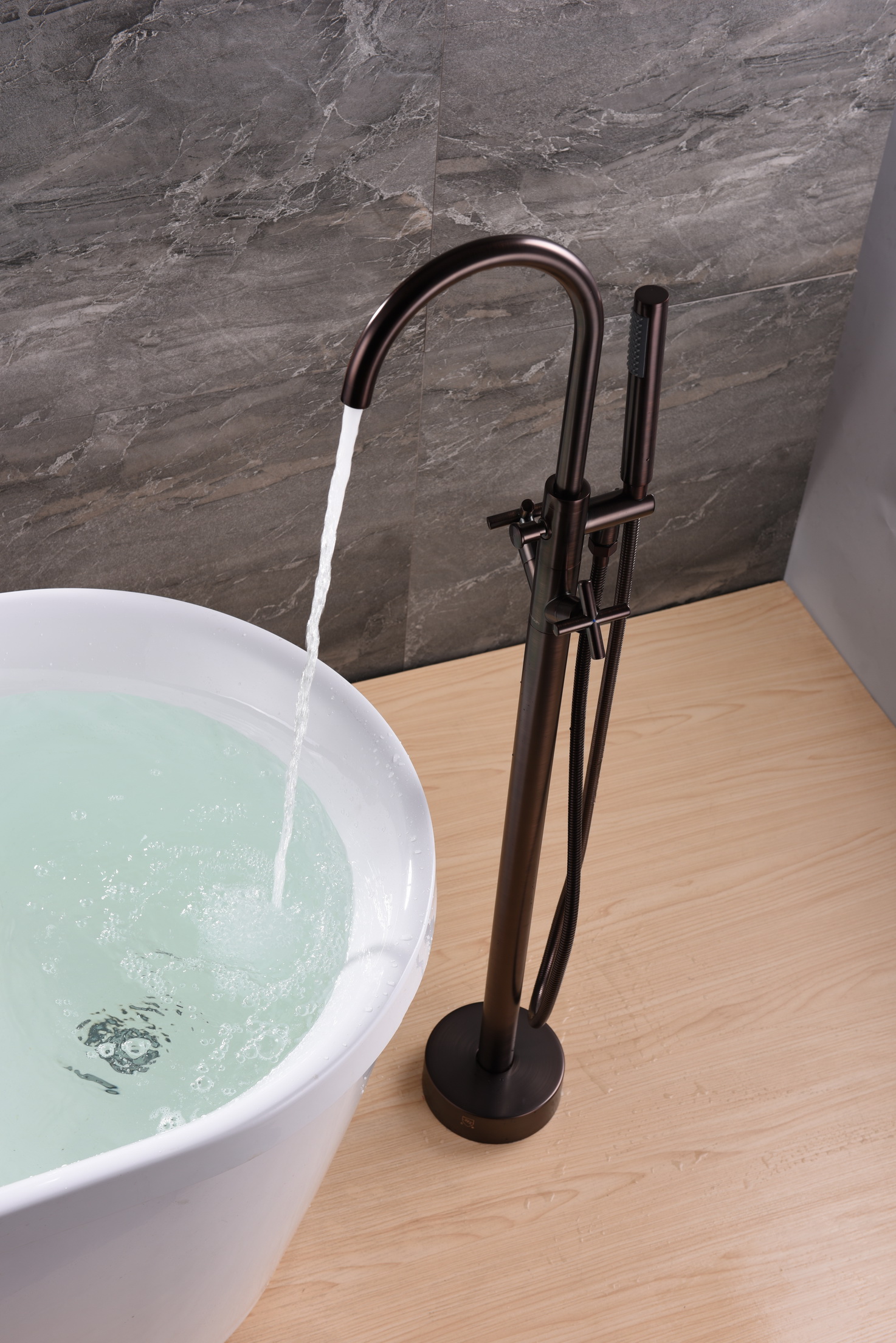 Classic Style High Quality Square Round Bathtub Tap
