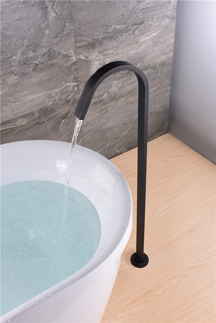 Matte Black Brass Chromed Bathroom Faucet Floor-Mount Bathtub Faucet
