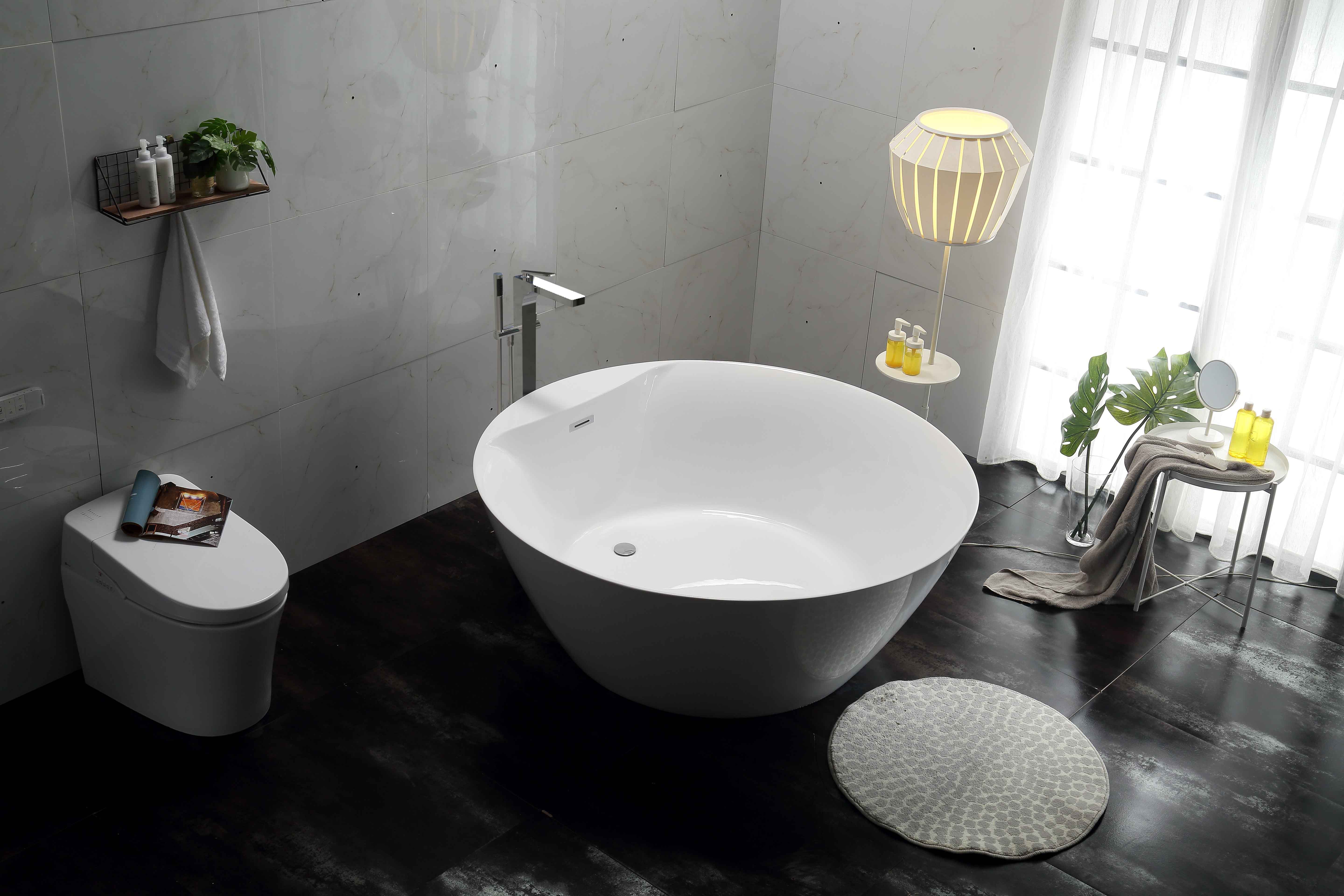 Good Quality Brass Chrome Distributor Sanitary Ware Waterfall Floor Mount Tub Filler Freestanding Bathtub Faucet